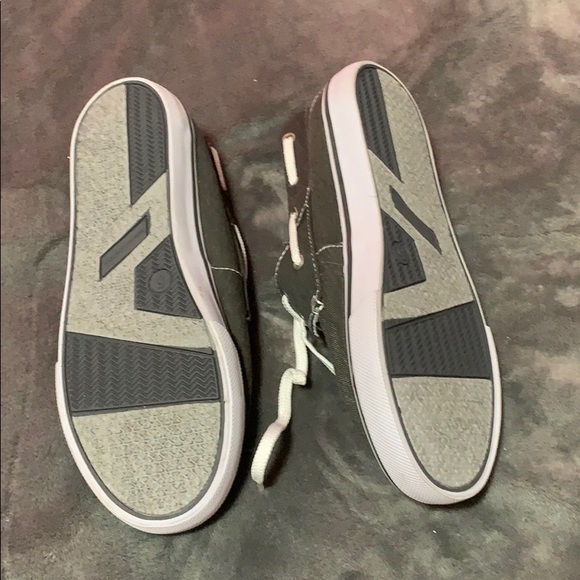 Cat and jack boat shoes - Picture 2 of 2